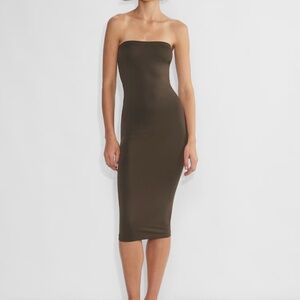 Aritzia Smooth Seamless Midi Dress, Size S, Rich Mocha Brown